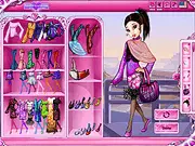 Supermodel on the catwalk wearing a glamorous outfit and makeup for the Beijing Fashion Week free dress up game